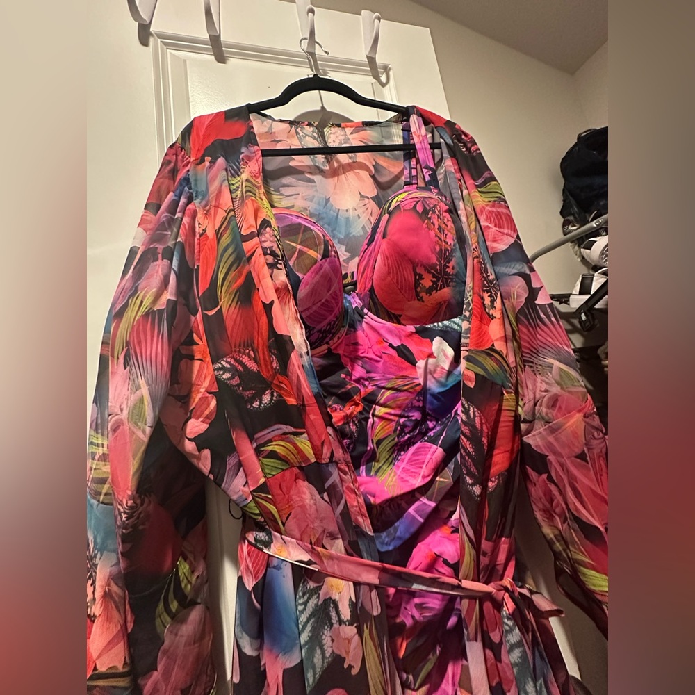 TORRID Vibrant Floral Swimsuit + Belted Cover Up - Picture 4 of 11
